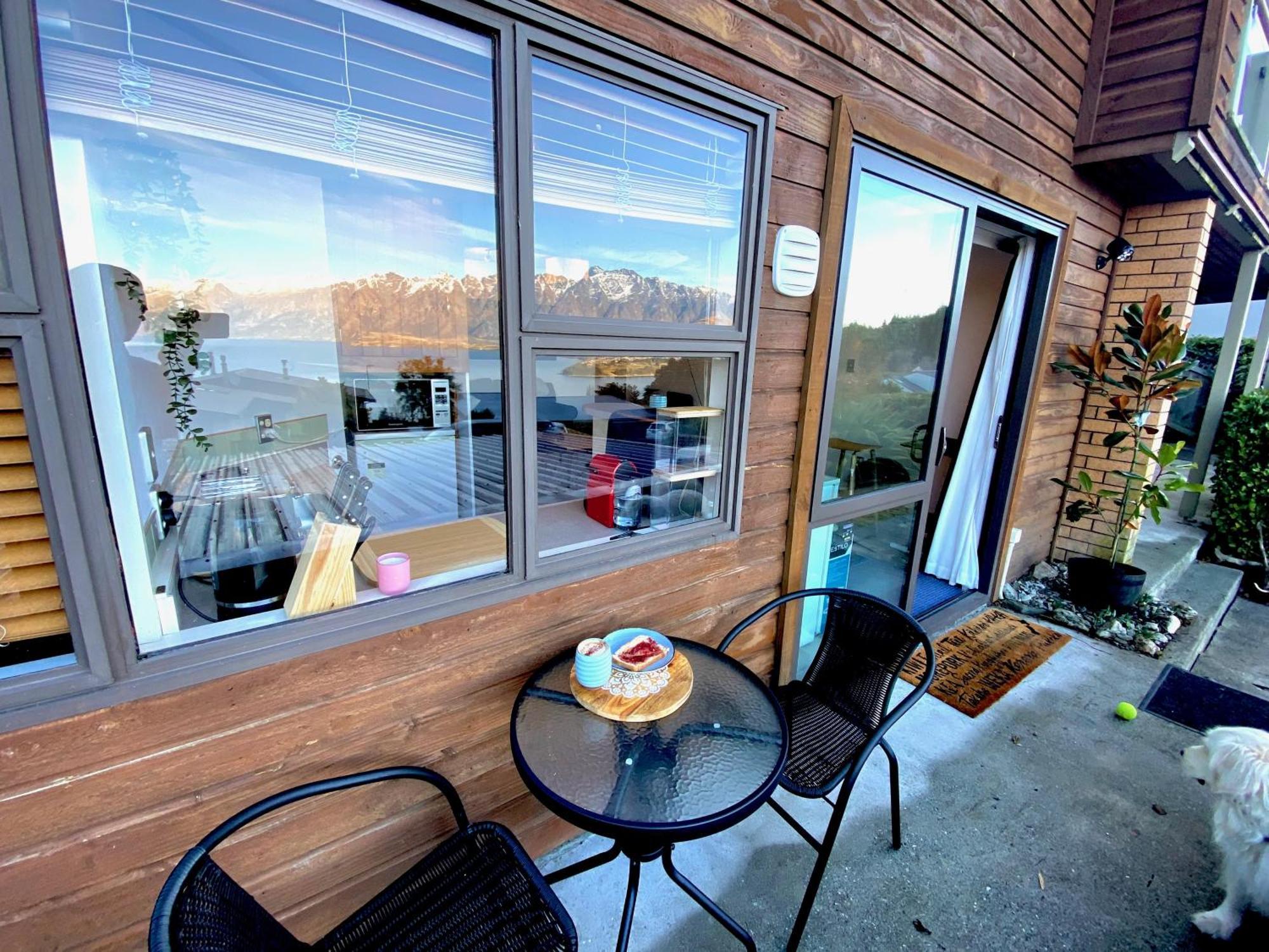 Comfortable Mountain View Studio Куийнстаун Екстериор снимка