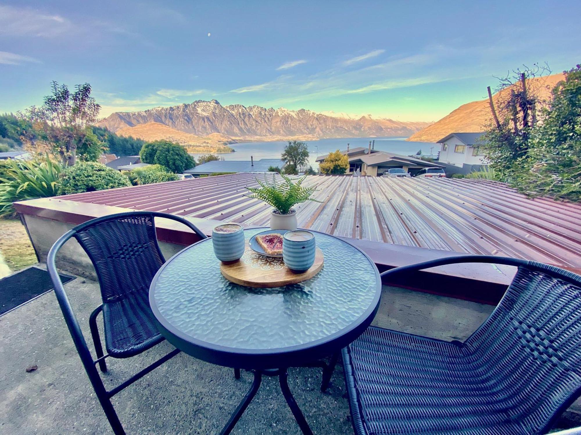 Comfortable Mountain View Studio Куийнстаун Екстериор снимка